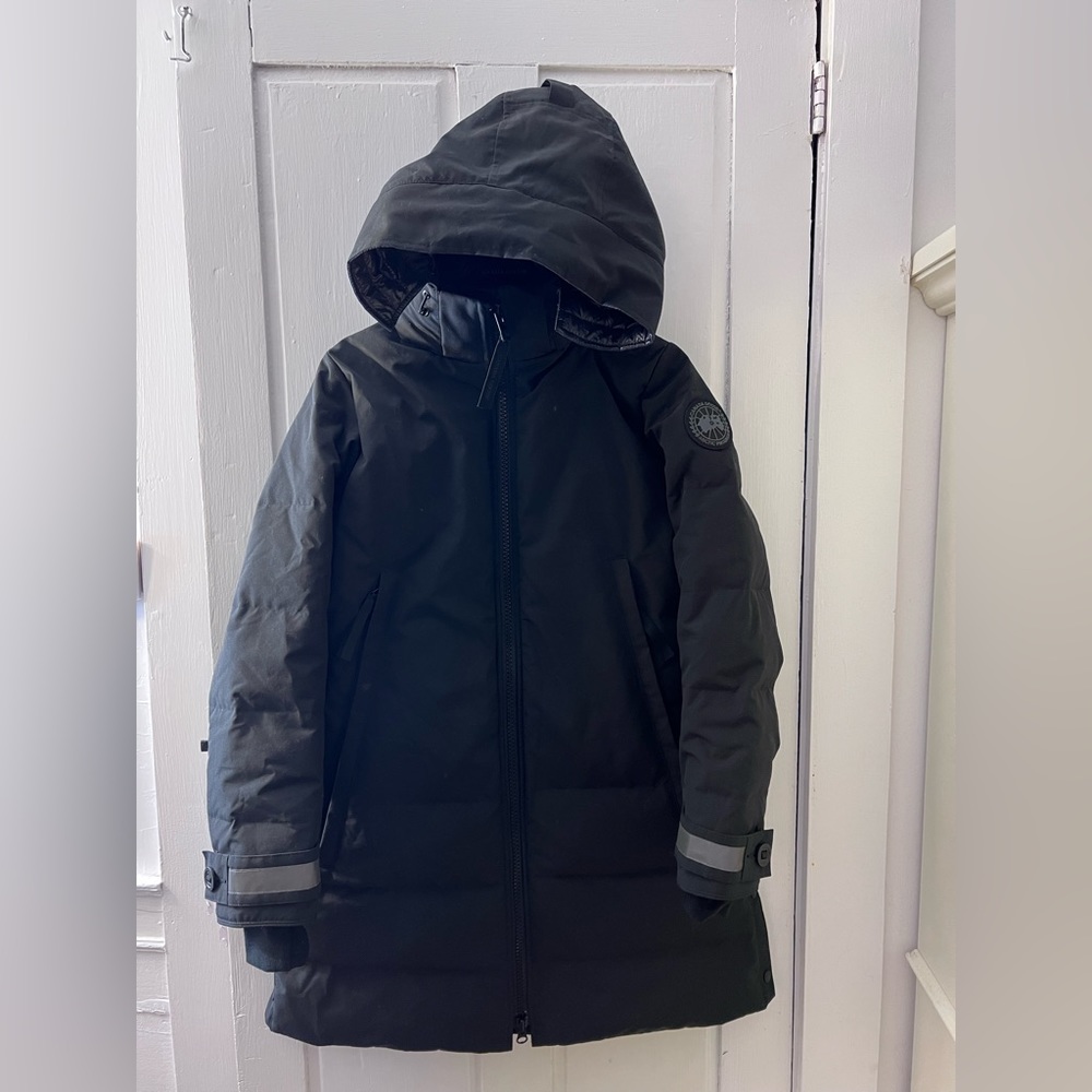 Canada Goose Kenton parka black label coat size M. Like new, non-fur hood